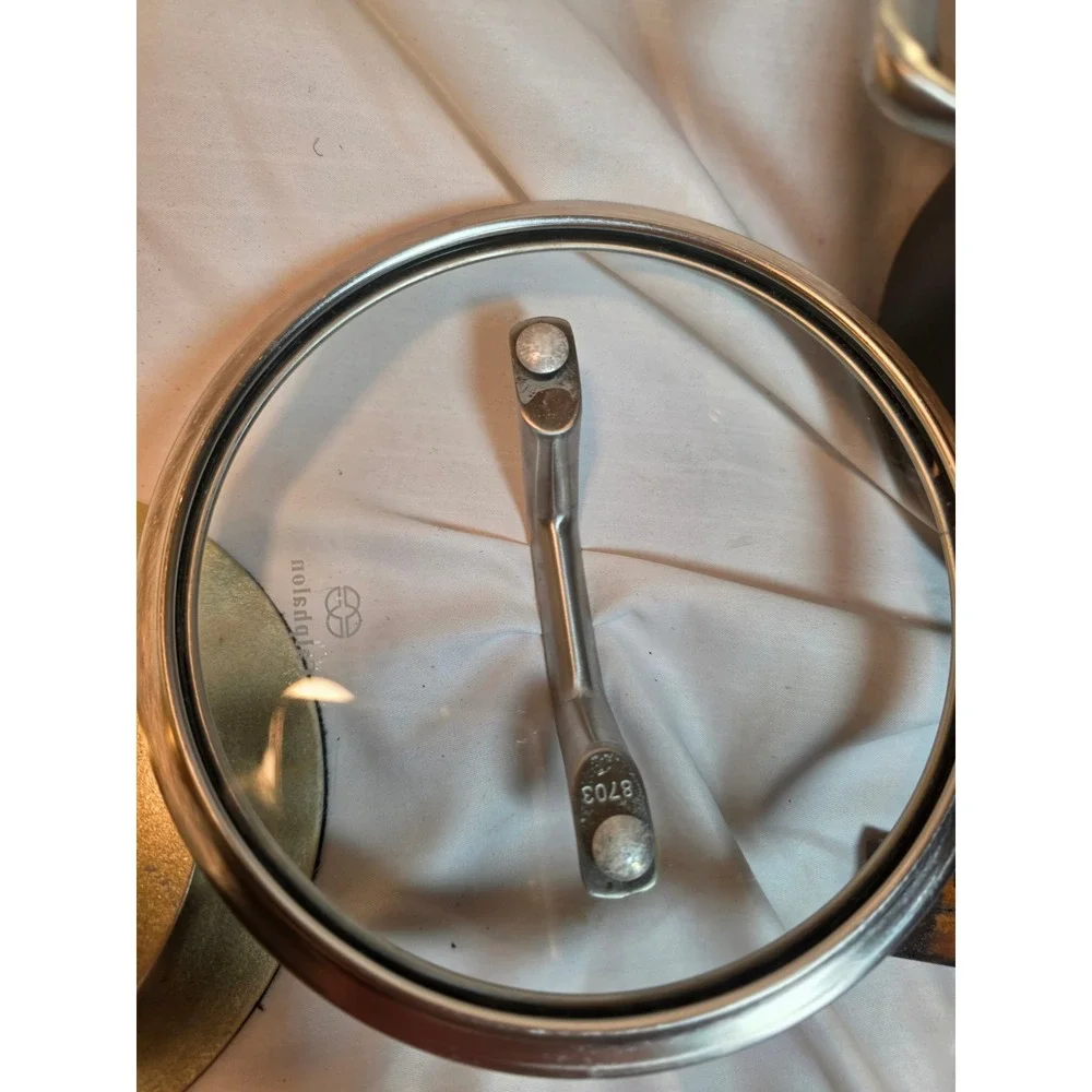 Calphalon Hard Anodized Nonstick Saucepan with Glass Lid Black 1.5 Quart Pot